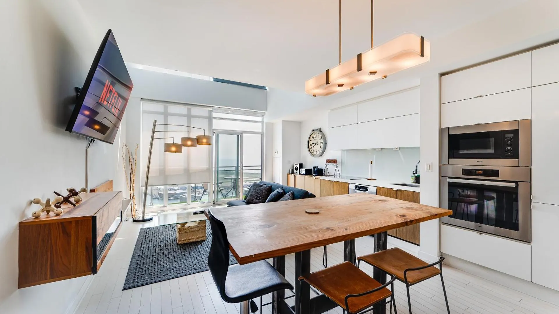 Penthouse Paradise - Downtown Toronto - Pool & Gym 0*,  Canada