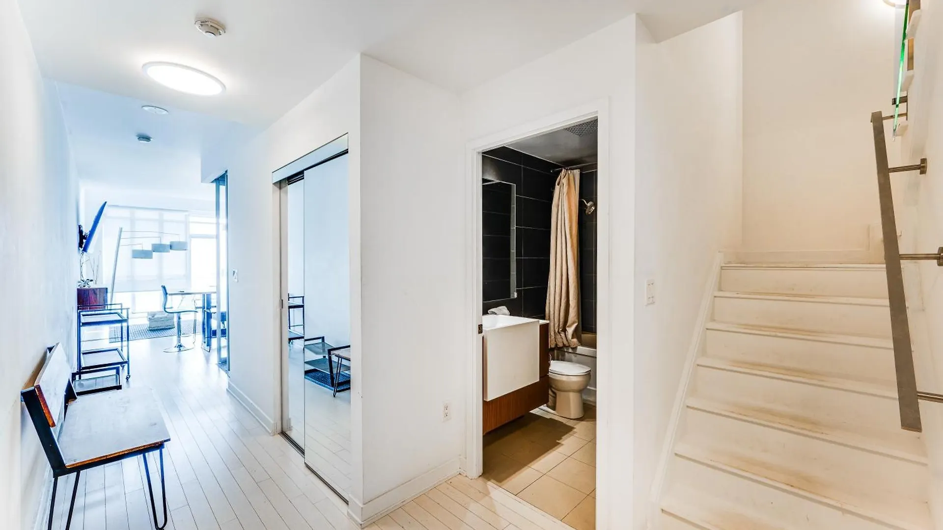 Penthouse Paradise - Downtown Toronto - Pool & Gym Apartment