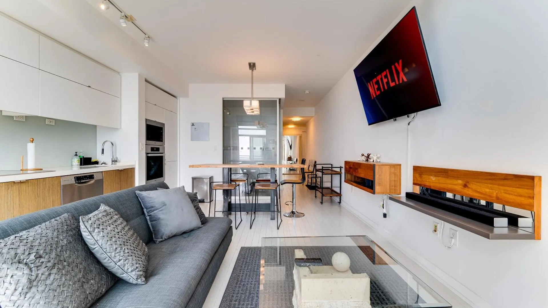 Penthouse Paradise - Downtown Toronto - Pool & Gym